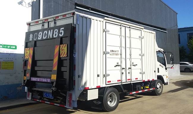 頂梁柱汽(qì)車升降尾(wěi)闆優點分(fèn)析